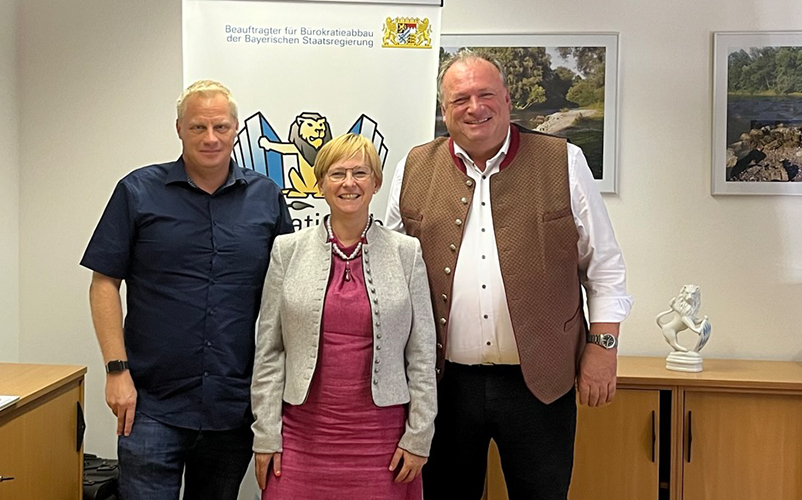 v.l.n.r. Dominique Labouvie, Fachberater Bereich Grundsatzfragen, Ute Weber, Leitung externe Qualitätssicherung und MdL Walter Nussel